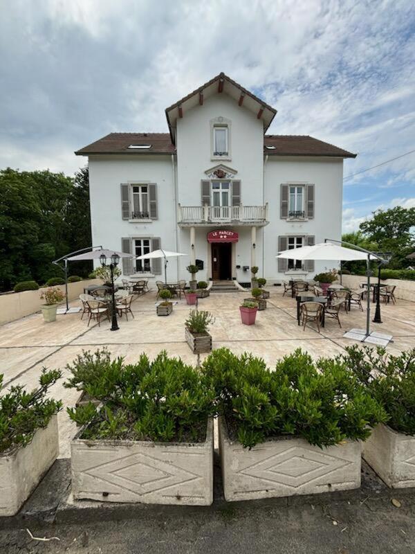 Logis Hotel & Restaurant Le Parcey 외부 사진